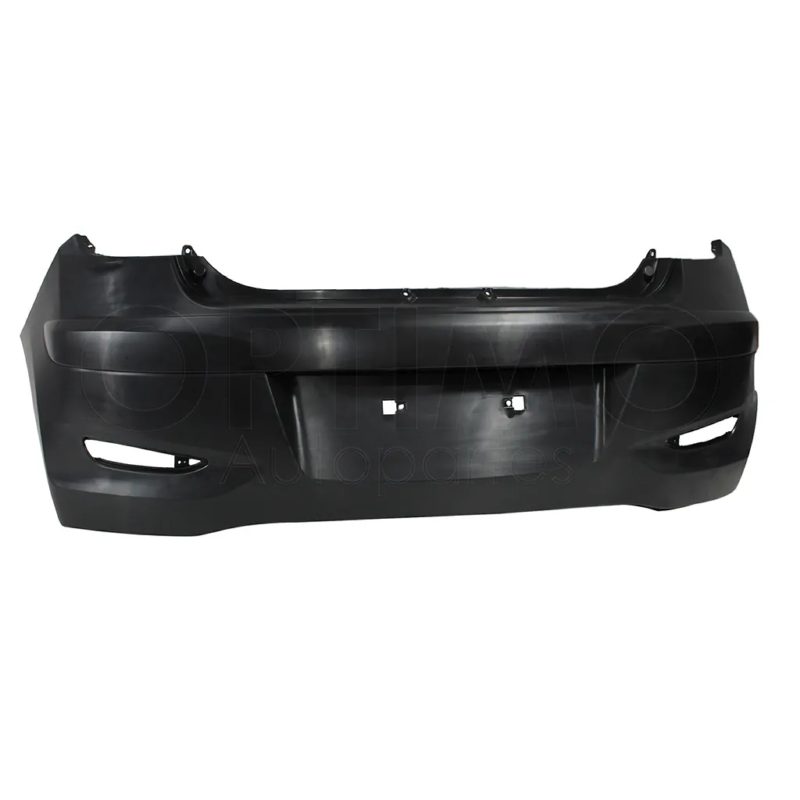 Rear bumper cover with hole for mica reflejante