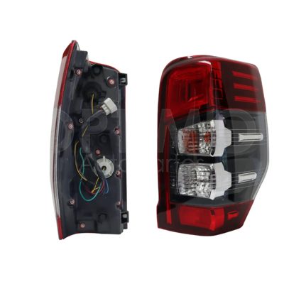 Calavera derecho con arnes con led (Rojo / blanco / blanco)